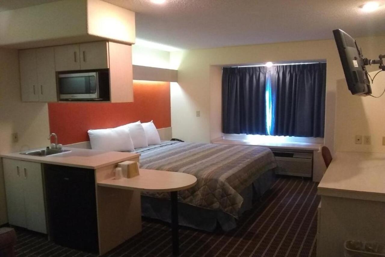 Travelodge By Wyndham Chadron Exteriör bild
