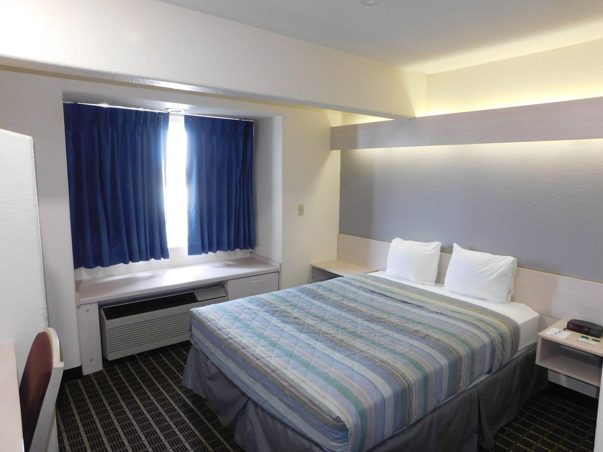 Travelodge By Wyndham Chadron Exteriör bild