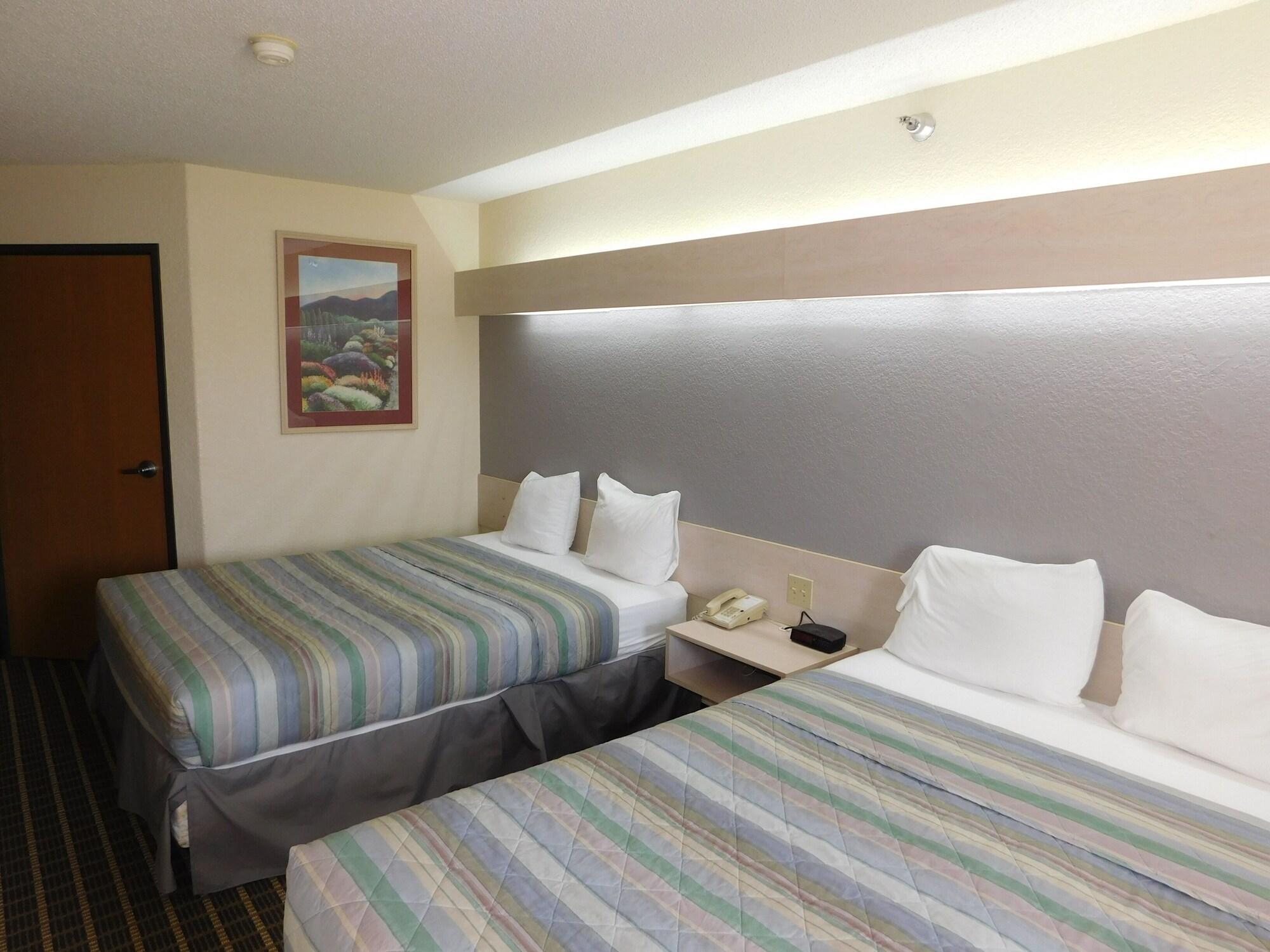 Travelodge By Wyndham Chadron Exteriör bild