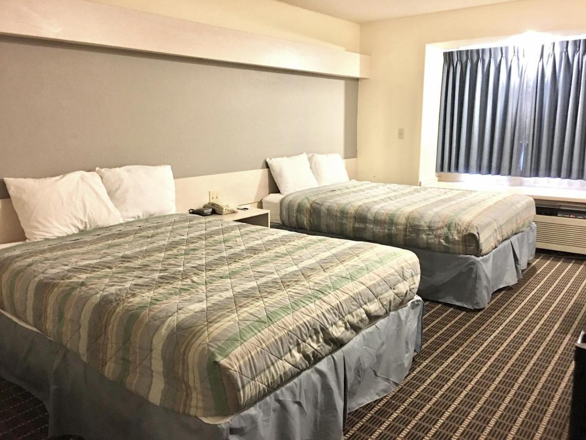 Travelodge By Wyndham Chadron Exteriör bild