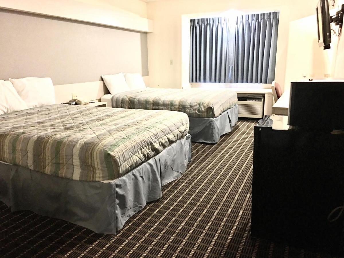 Travelodge By Wyndham Chadron Exteriör bild
