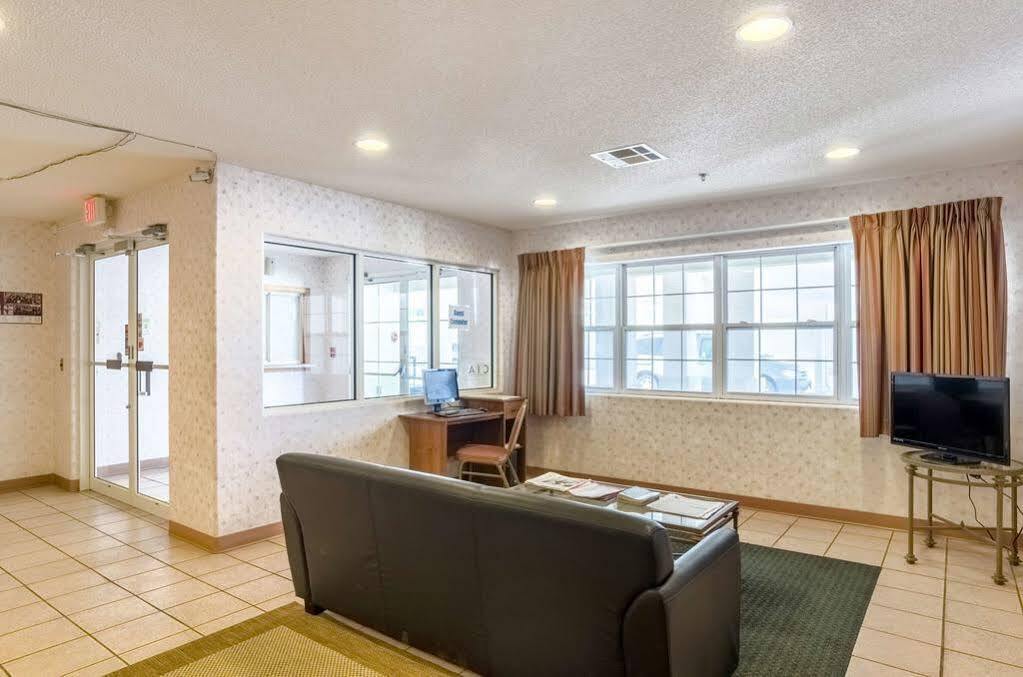Travelodge By Wyndham Chadron Exteriör bild
