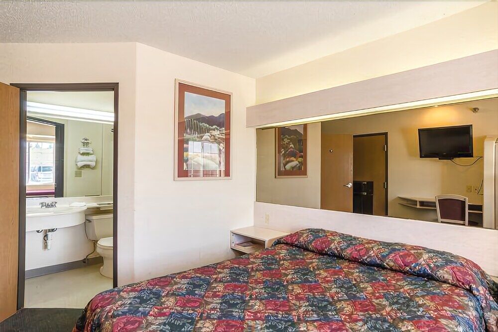 Travelodge By Wyndham Chadron Exteriör bild